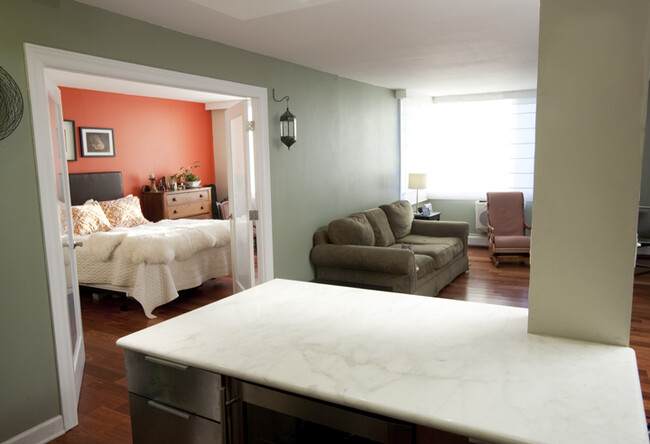 Foto del edificio - 6325 N Sheridan Rd