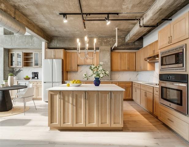 Foto del edificio - 2011 Cedar Springs Rd