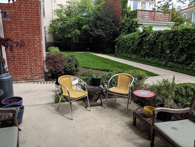 private patio - 2035 2nd St NW