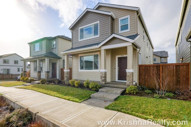 Building Photo - Beautiful 5BD* 3BA* Single Family Home Loc...