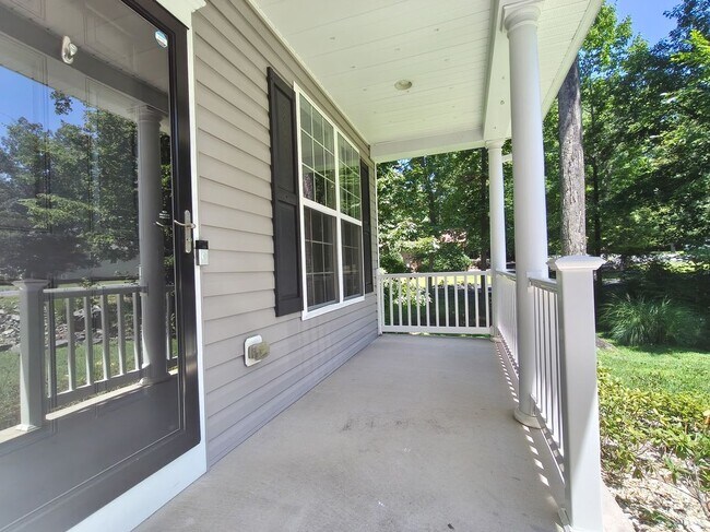 Foto del edificio - 2913 Lakeview Pkwy