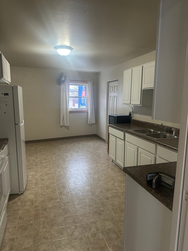 Foto del edificio - 1908 W Main St