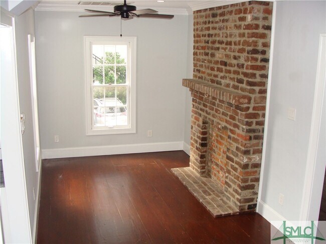 Building Photo - 38 Price St