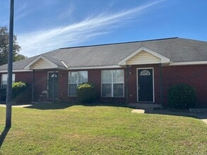 Building Photo - 427 Lee Rd