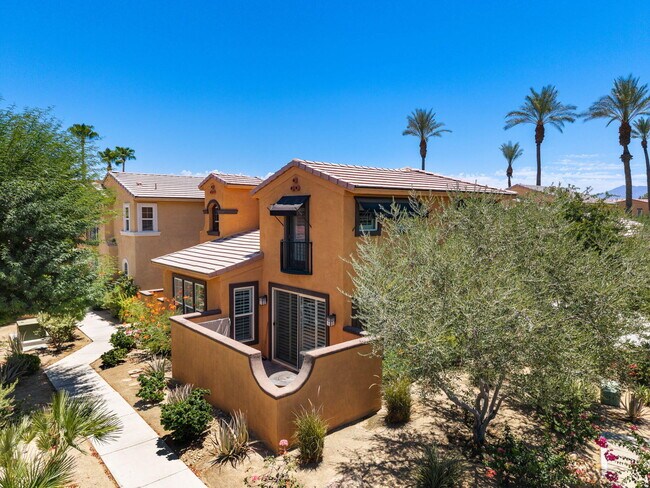 Foto del edificio - 52210 Rosewood Ln