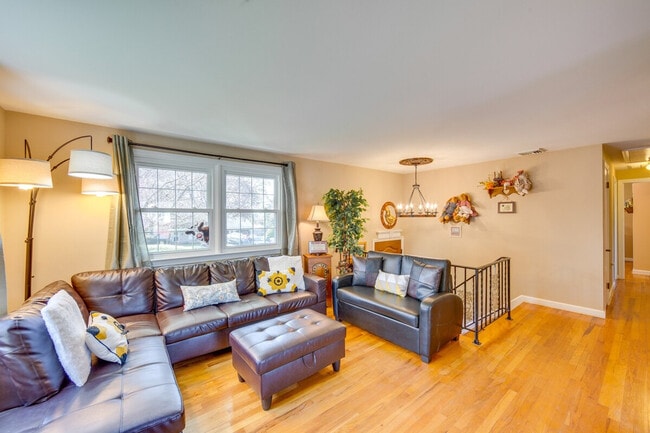 Foto del edificio - 25 Meadow View Dr