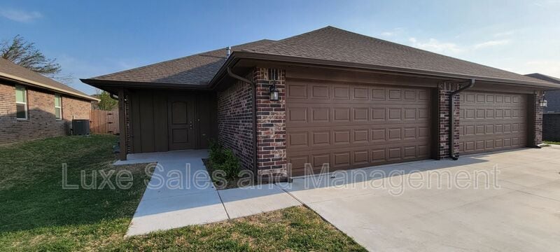 Foto principal - 1318 E Cavanaugh St