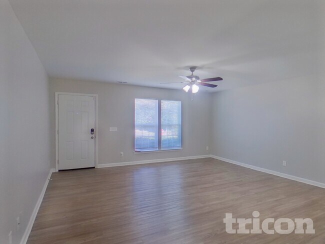 Foto del edificio - 8130 Chimore Ln