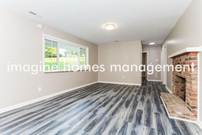 Foto del edificio - 3 Bedroom Ranch in Woodlawn