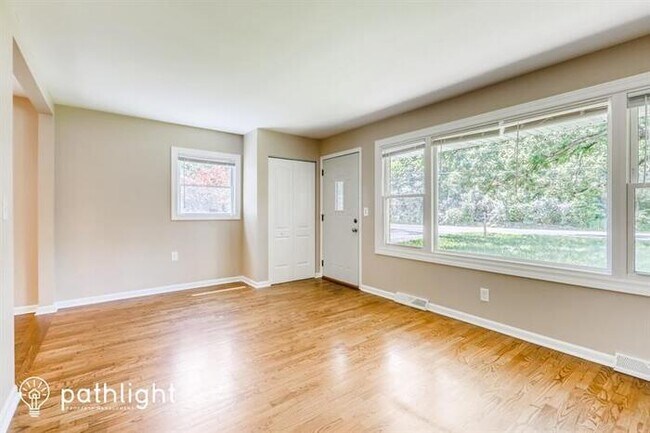 Foto del edificio - 37 Briarwood Drive, Crystal Lake, IL, 60014