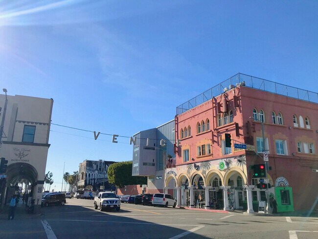 Foto del edificio - 135 Clubhouse Ave