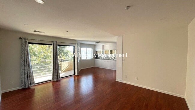 Photo - Downtown Walnut Creek! 3rd floor 2 master ... Apartment
