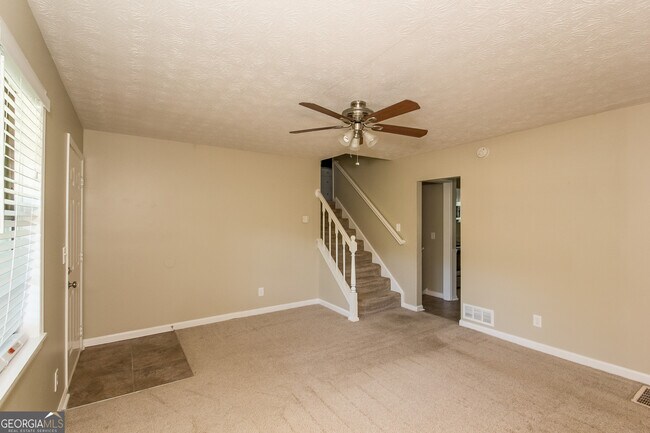 Foto del edificio - 684 Lookout Ct NW
