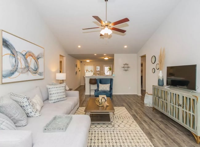 Building Photo - 5089 Woodstream Dr