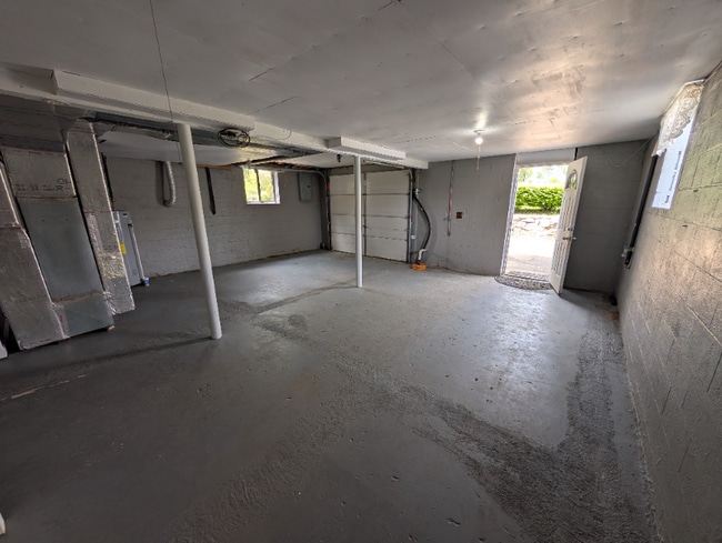 Building Photo - 505 N Stanwood Ln