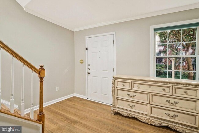 Building Photo - 2430 Garnett Dr