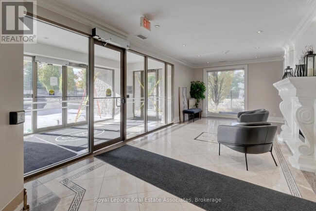 Building Photo - 223 Erb St. W