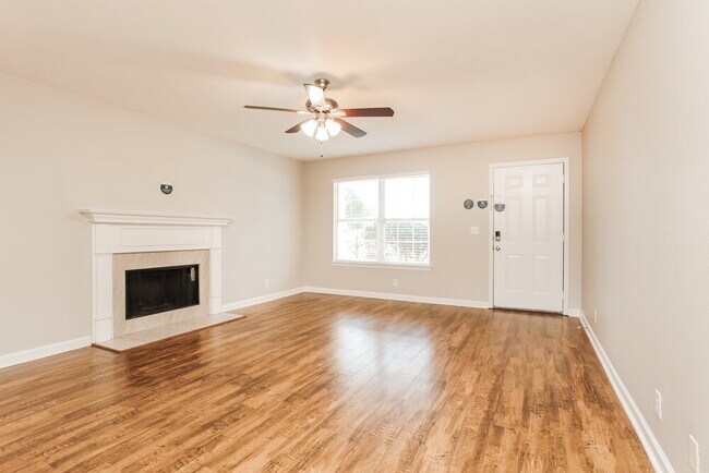 Foto del edificio - 3764 Indian Creek Blvd