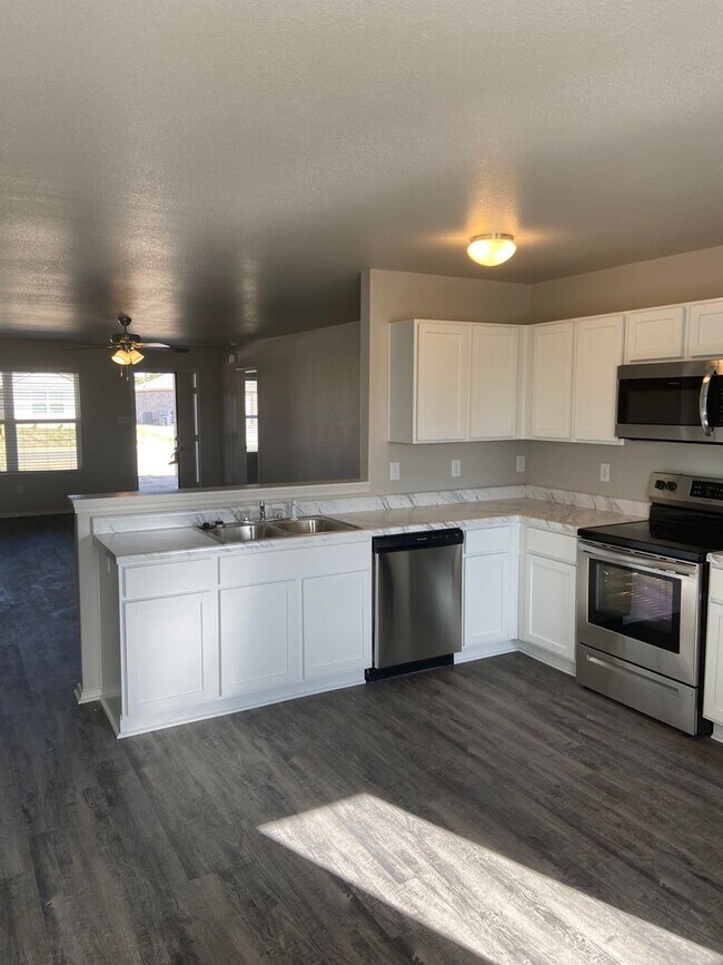 Foto del edificio - 3717 Keeneland Dr
