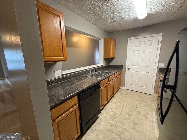 Building Photo - 13104 Fairington Ridge Cir