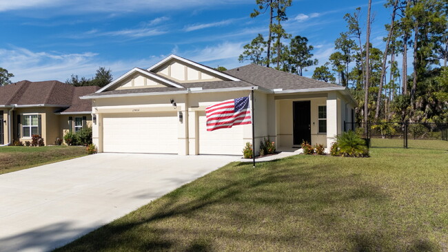 Building Photo - Move in now with zero deposit! This stunni...