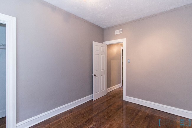 Foto del edificio - 3501 N Pine Grove Ave
