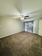 Building Photo - 4517 Robinwood Dr