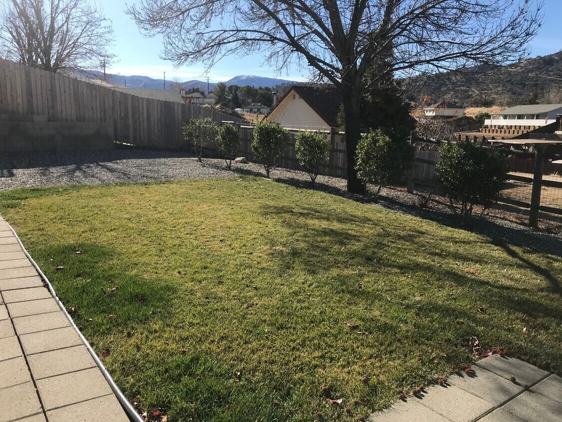 Foto del edificio - Charming 3 Bedroom in West Golden Hills