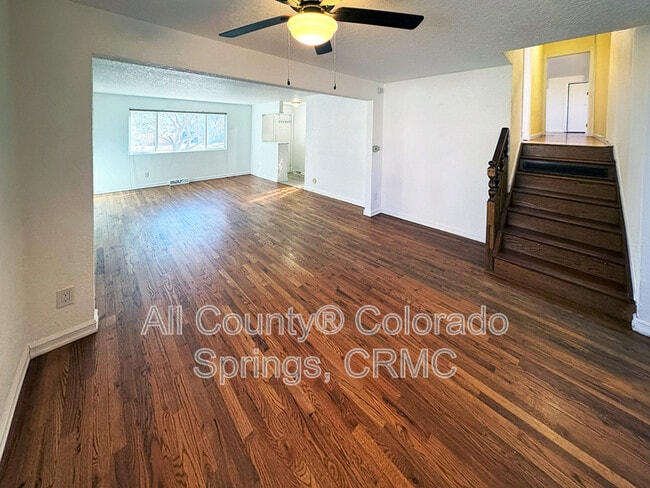 Building Photo - 923 Ellston St