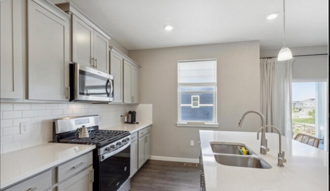 Foto del edificio - 17401 Rose Mallow St