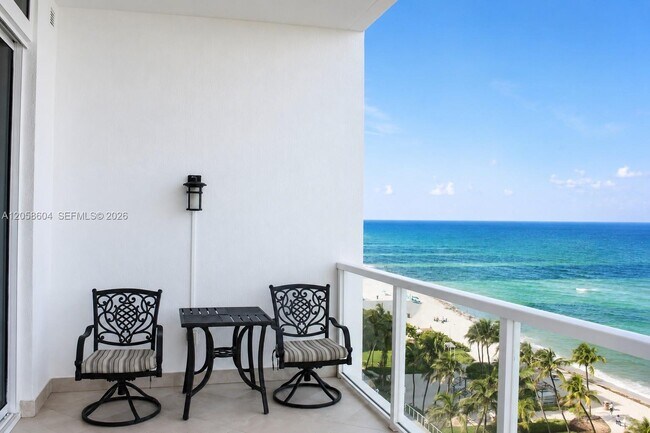 Foto del edificio - 16699 Collins Ave