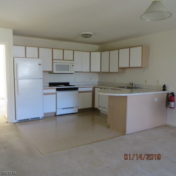 Building Photo - 305 Falcon Ridge Way S
