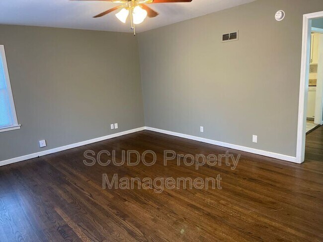 Building Photo - 10715 E Sheley Rd
