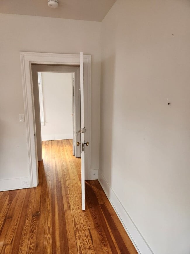 Foto del edificio - 931 N Augusta St
