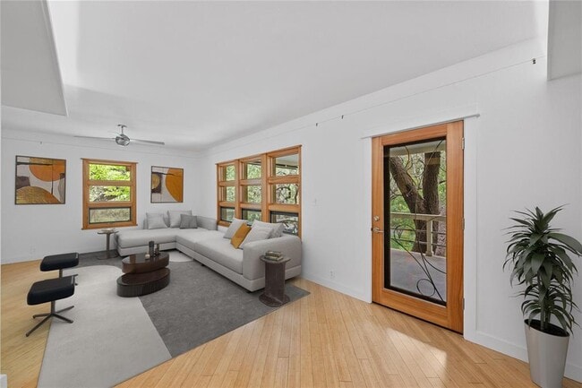 Building Photo - 1227 Hillside Ave