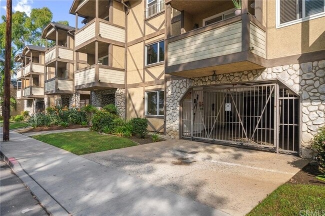 Building Photo - 2925 E Spaulding St