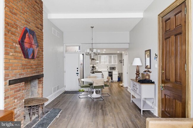 Building Photo - 869 N 29th St