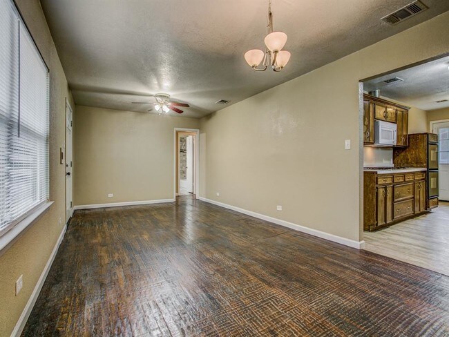 Building Photo - 4117 Metropolitan Ave