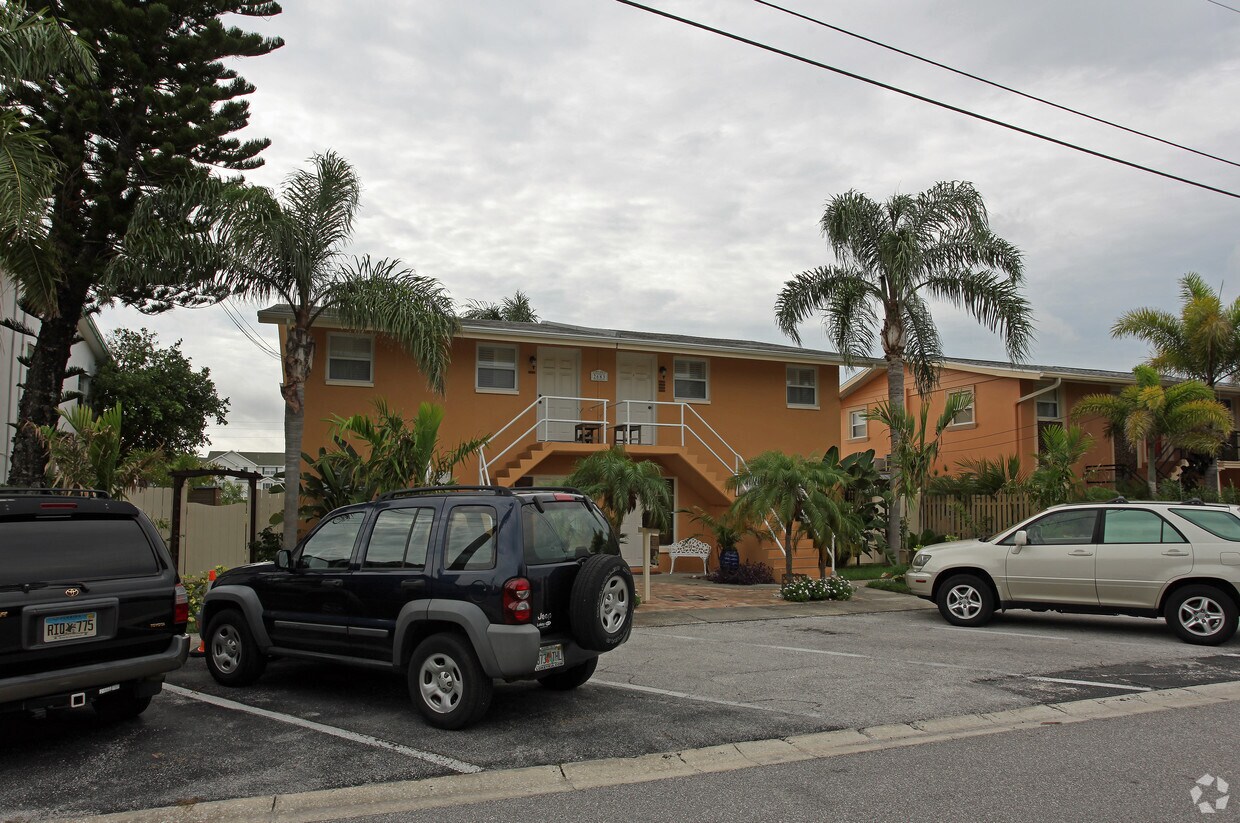 Building Photo - 2683 St Joseph Dr