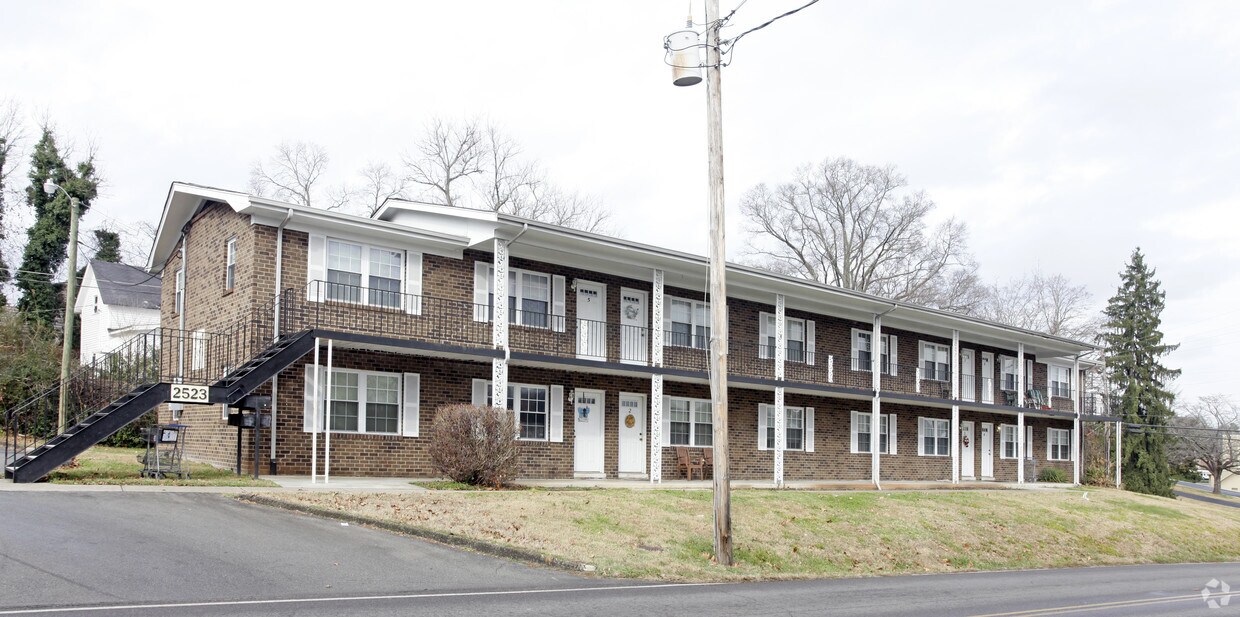2523 Cedar Ln, Knoxville, TN 37918 Apartments in Knoxville, TN