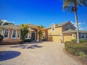 Building Photo - 242 Lakeridge Ct