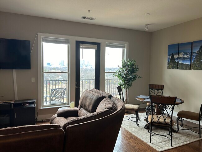 Living/dining room - 1195 Milton Ter SE