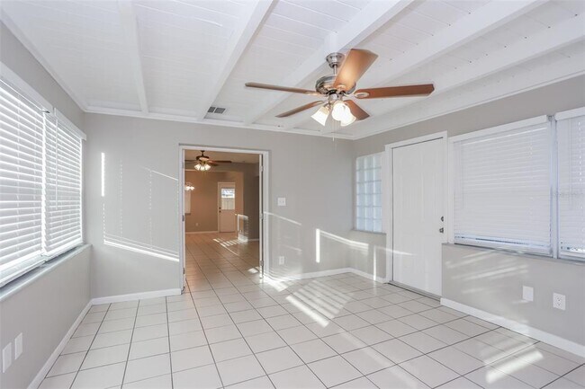 Foto del edificio - 1301 Farragut Dr N