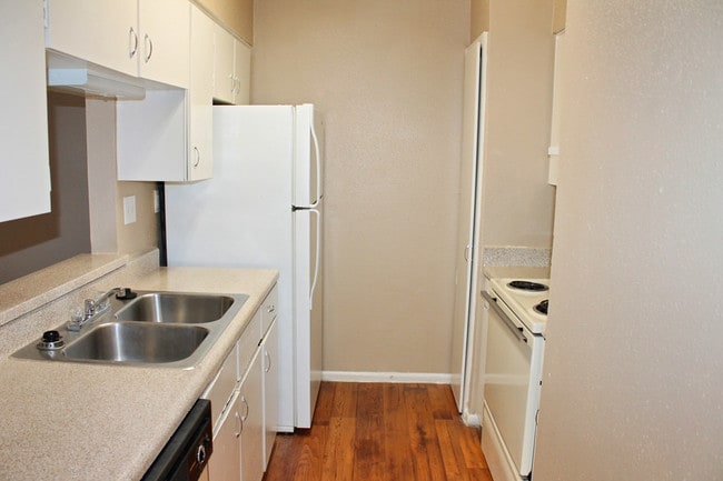 Cypress Cove Apartments - San Antonio, TX | Apartments.com