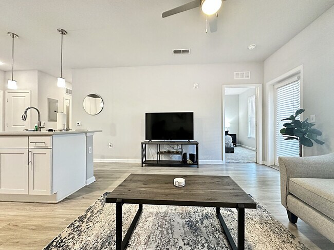 Foto del edificio - 1551 Flournoy Cir W