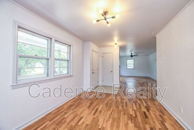 Foto del edificio - 9 Castlewood Dr