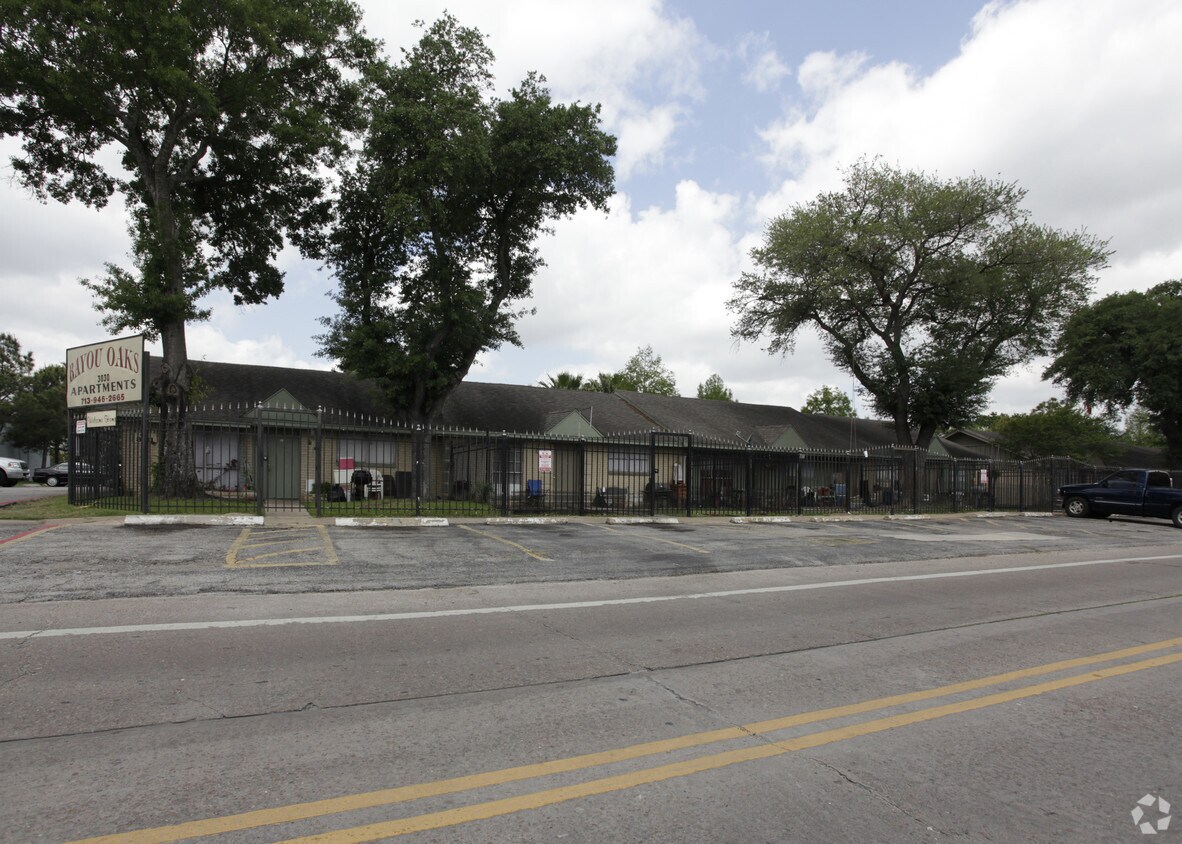 Foto del edificio - Bayou Oaks