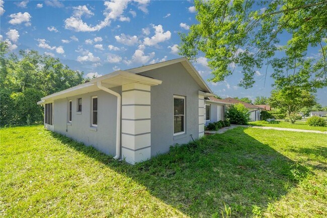 Foto del edificio - 15121 SW 35th Avenue Rd