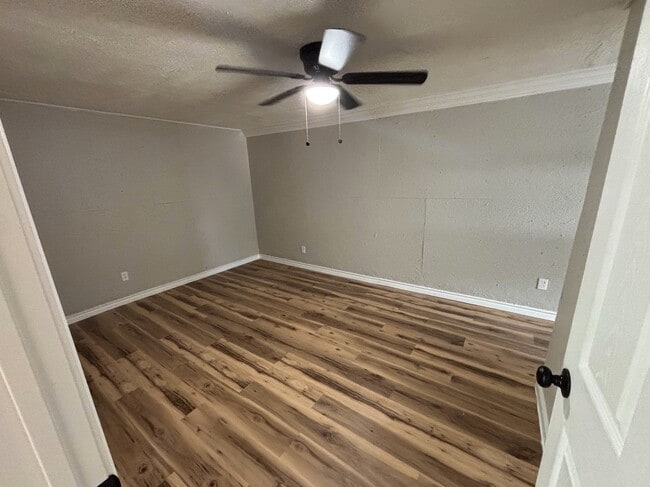 Building Photo - 211 #B W South St