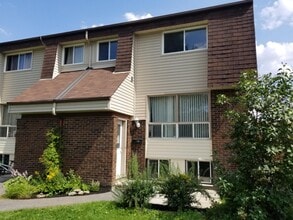 Building Photo - 17 Forester Crescent